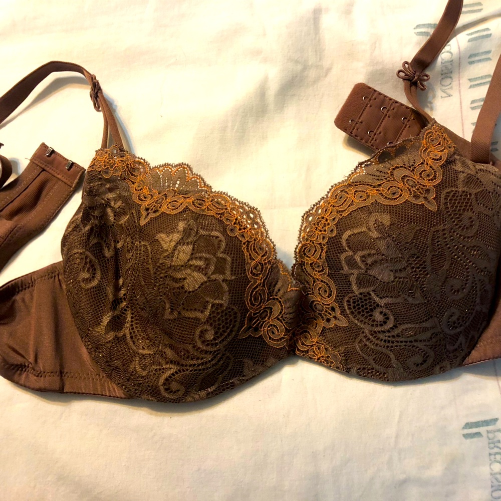 Women’s decorative bra